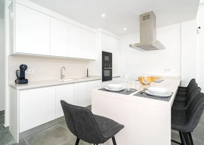 Luxury Villa Gassin With Pool & Jacuzzzi بيت للعطل